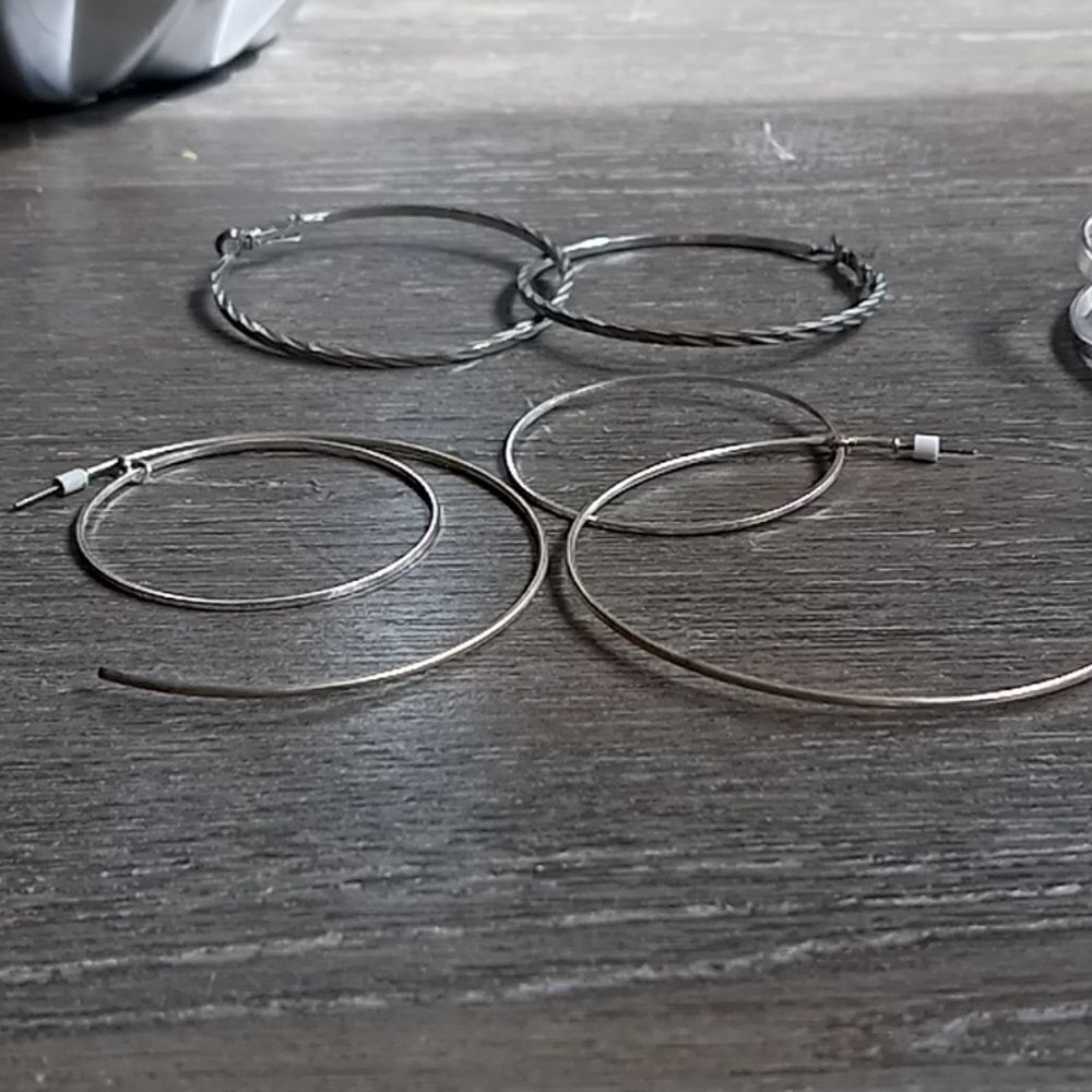Earring bundle - Picture 3 of 3